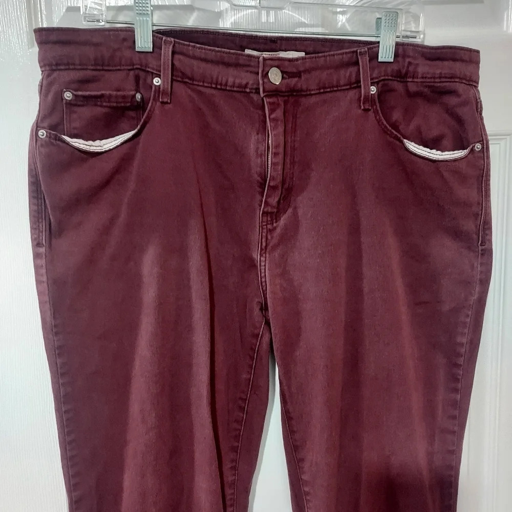 Levi's 505 Straight Burgundy Jeans in Size 16 W33/L32 - Picture 2 of 11
